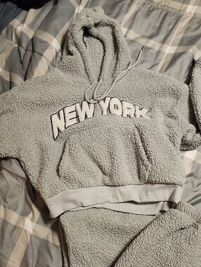 No Boundaries Light Gray Sherpa Pullover Hoodie & Pant Set